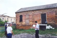 Picture of the brown-brick warehouse -- was that a synagogue
